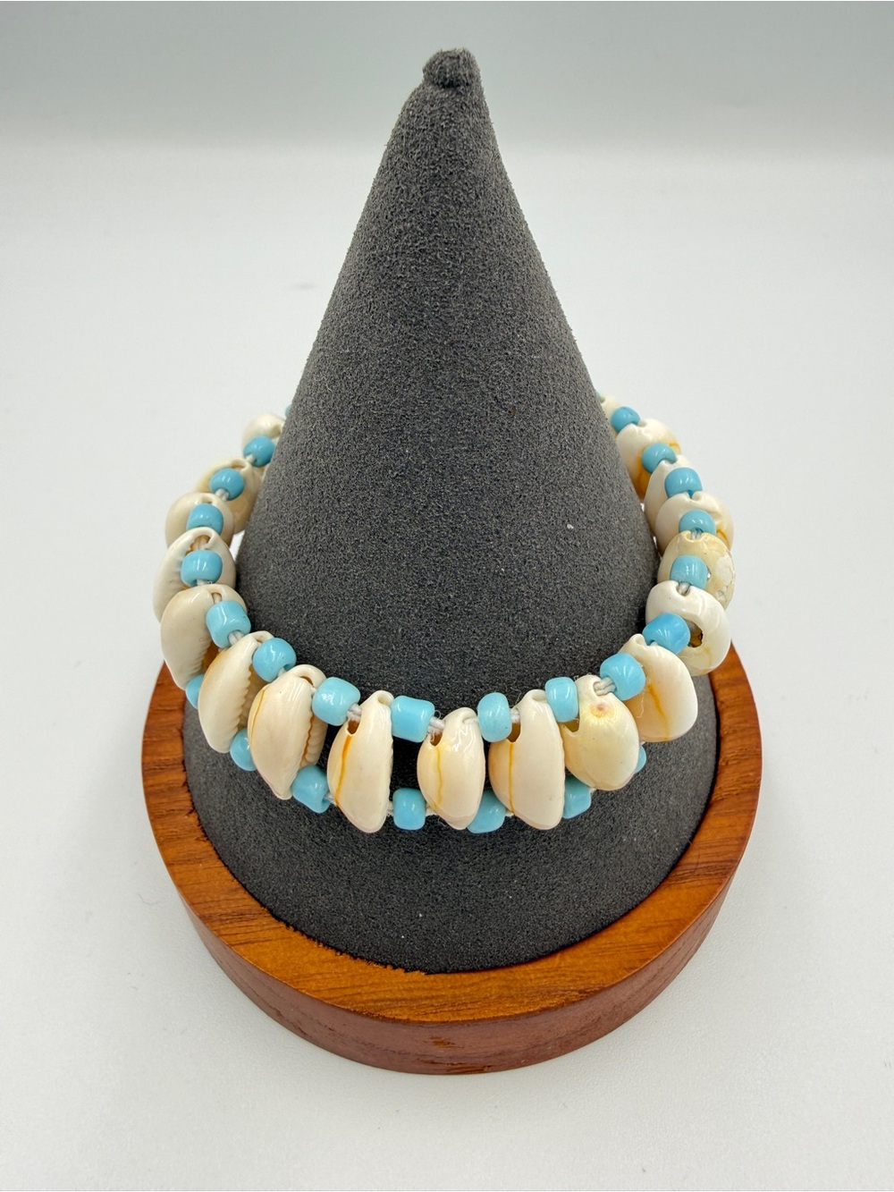Beach-Inspired Turquoise and Cream Shell Stretch Bracelet